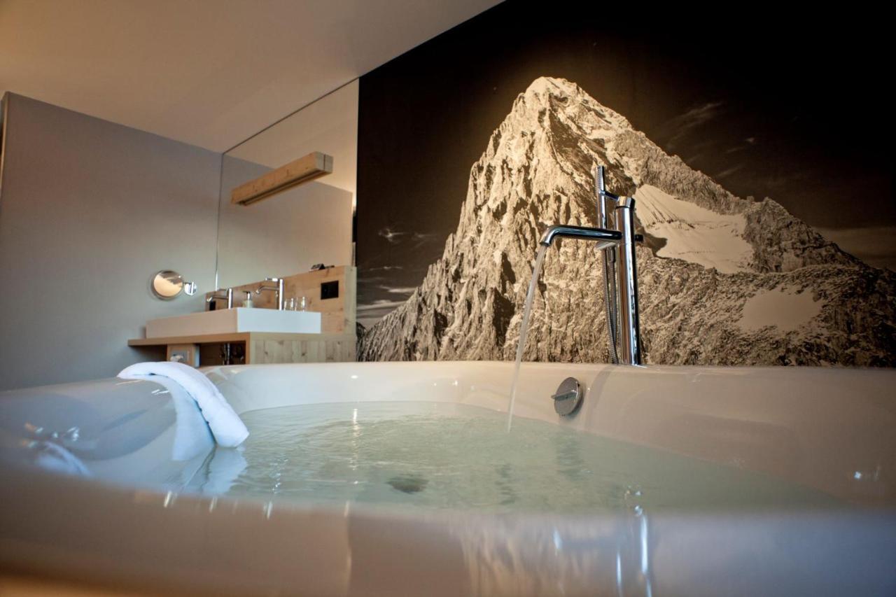 Suite with Mountain View
