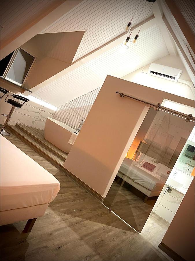 Deluxe Double Room with Bath