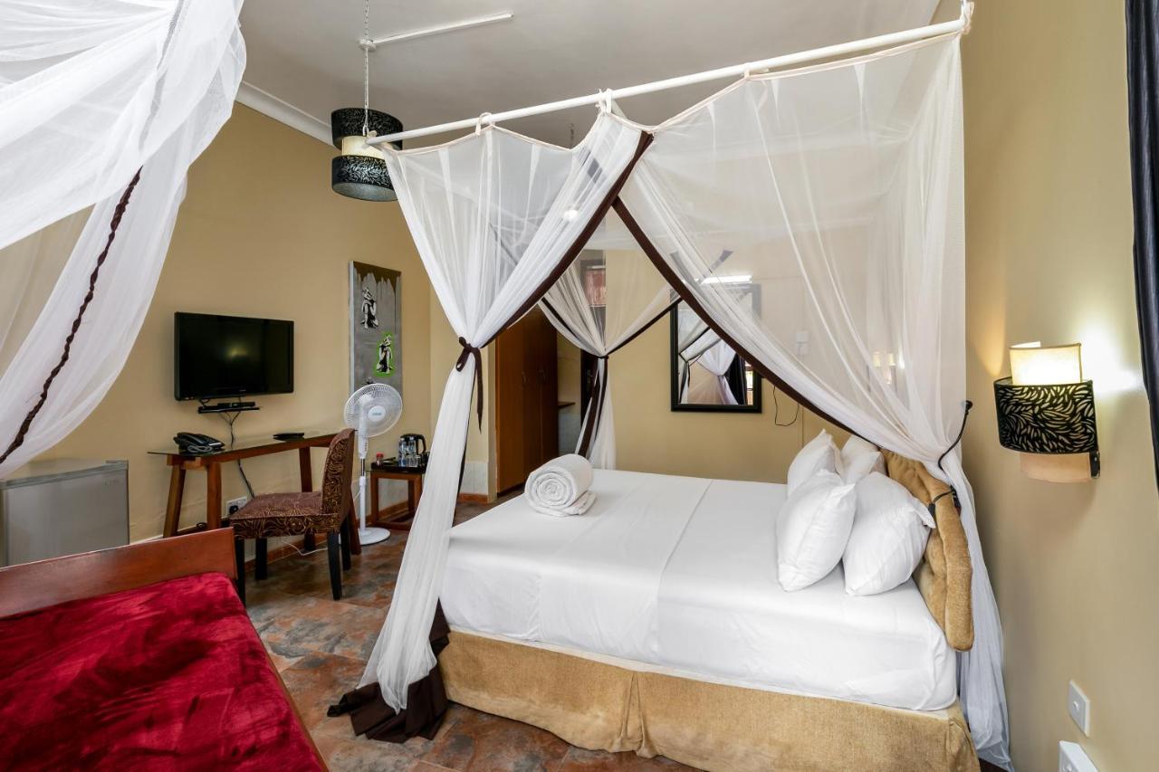 Deluxe Double or Twin Room with Pool View