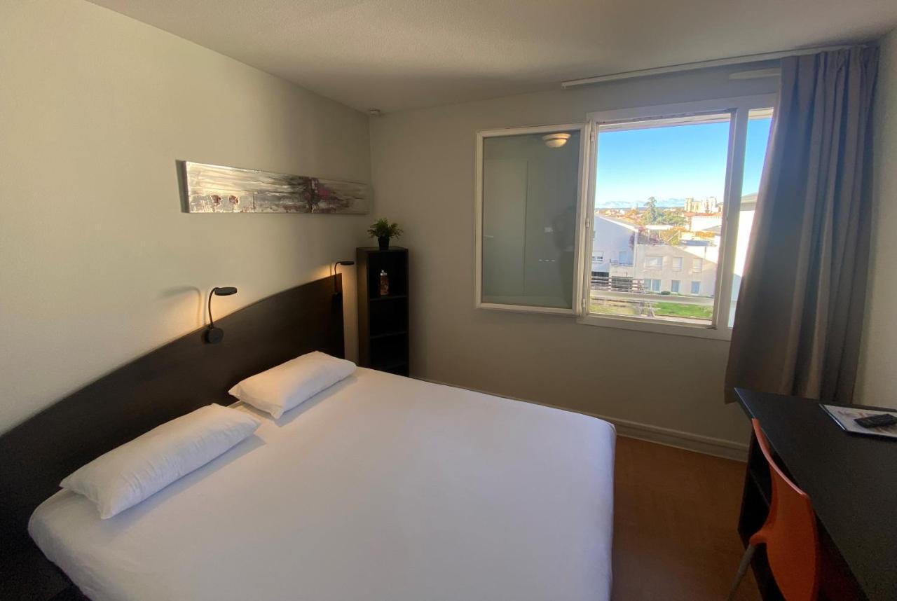 Studio (1 or 2 Adults)