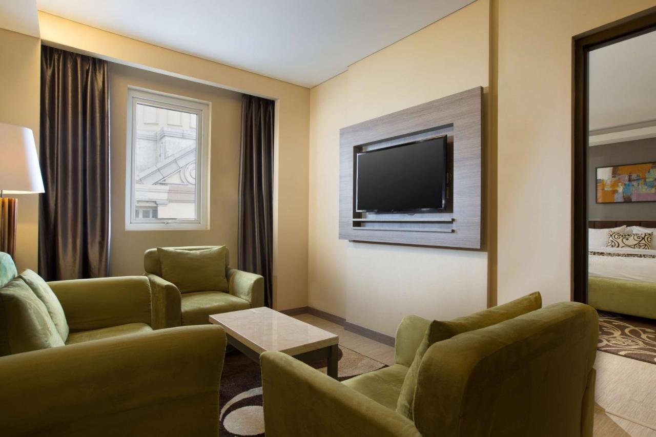 Executive King Suite - Non-Smoking