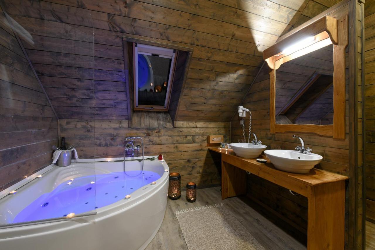 Double Room with Spa Bath