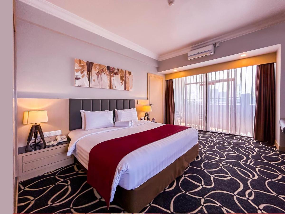 Special Long Stay Offer at Premiere Suite ( 7,14 & 28 Nights) with Free Laundry