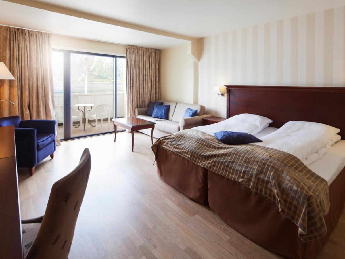 Deluxe Twin Room With Fjord View