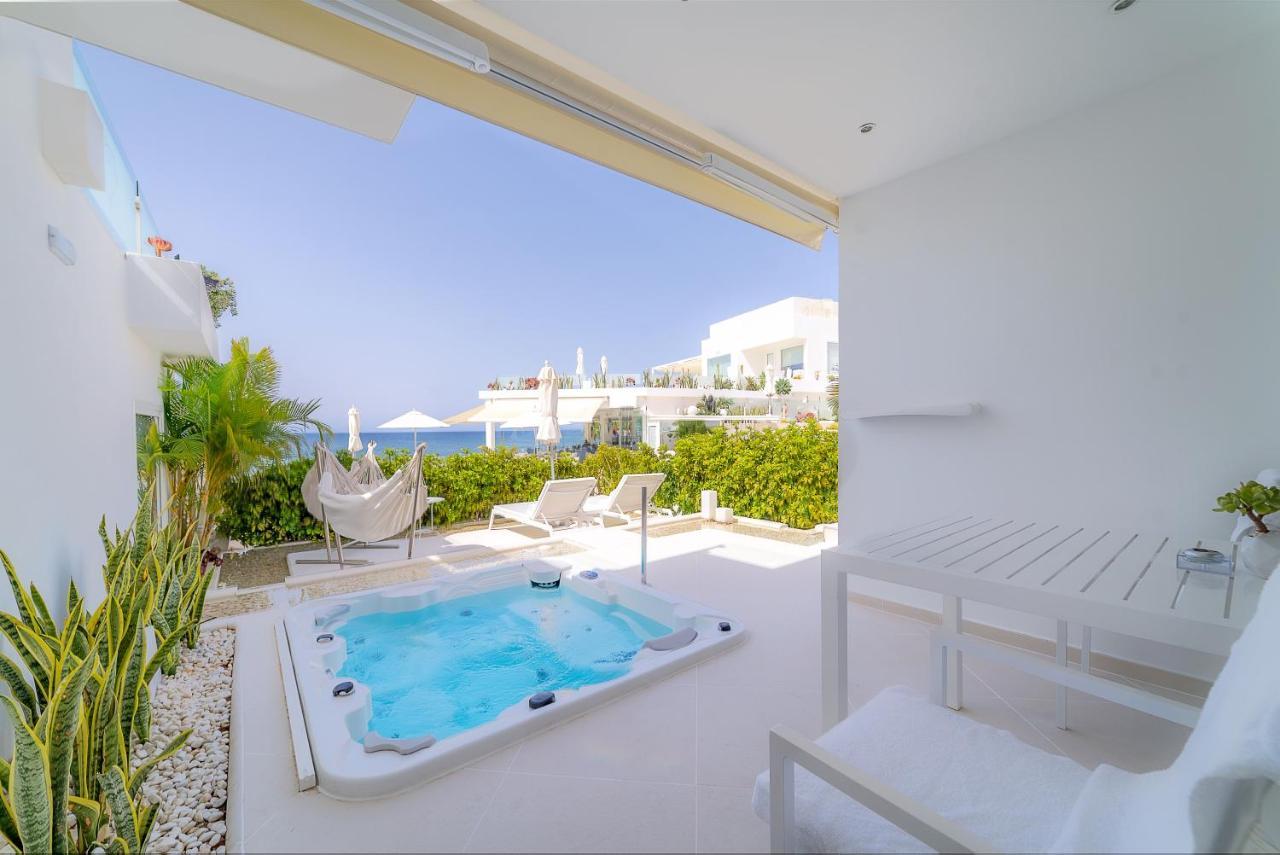 Suite Master 2 Bedroom with Hot Tub & Sea View