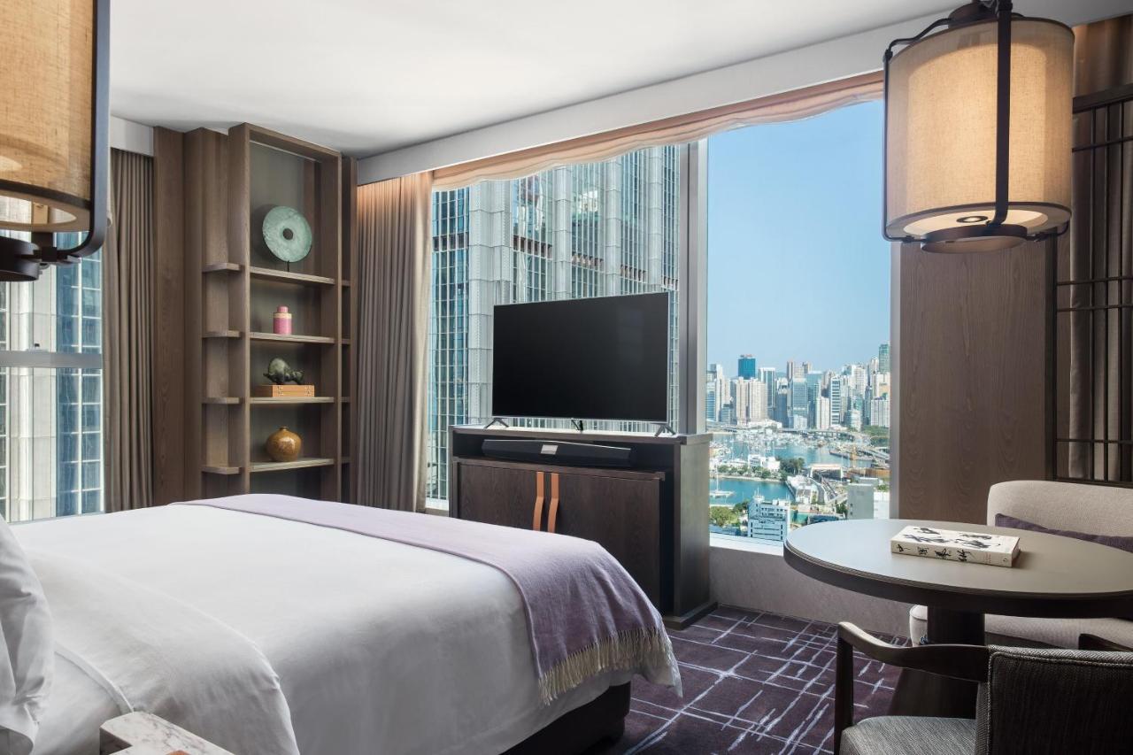 Metropolitan Suite, 1 Bedroom Suite, 1 King, Partial Harbor View