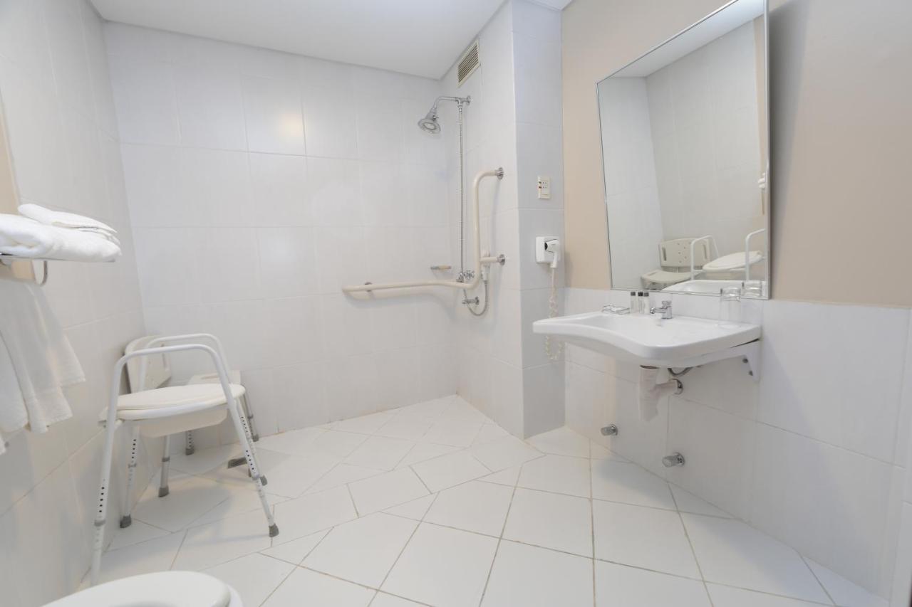 Standard King Room - Accessible