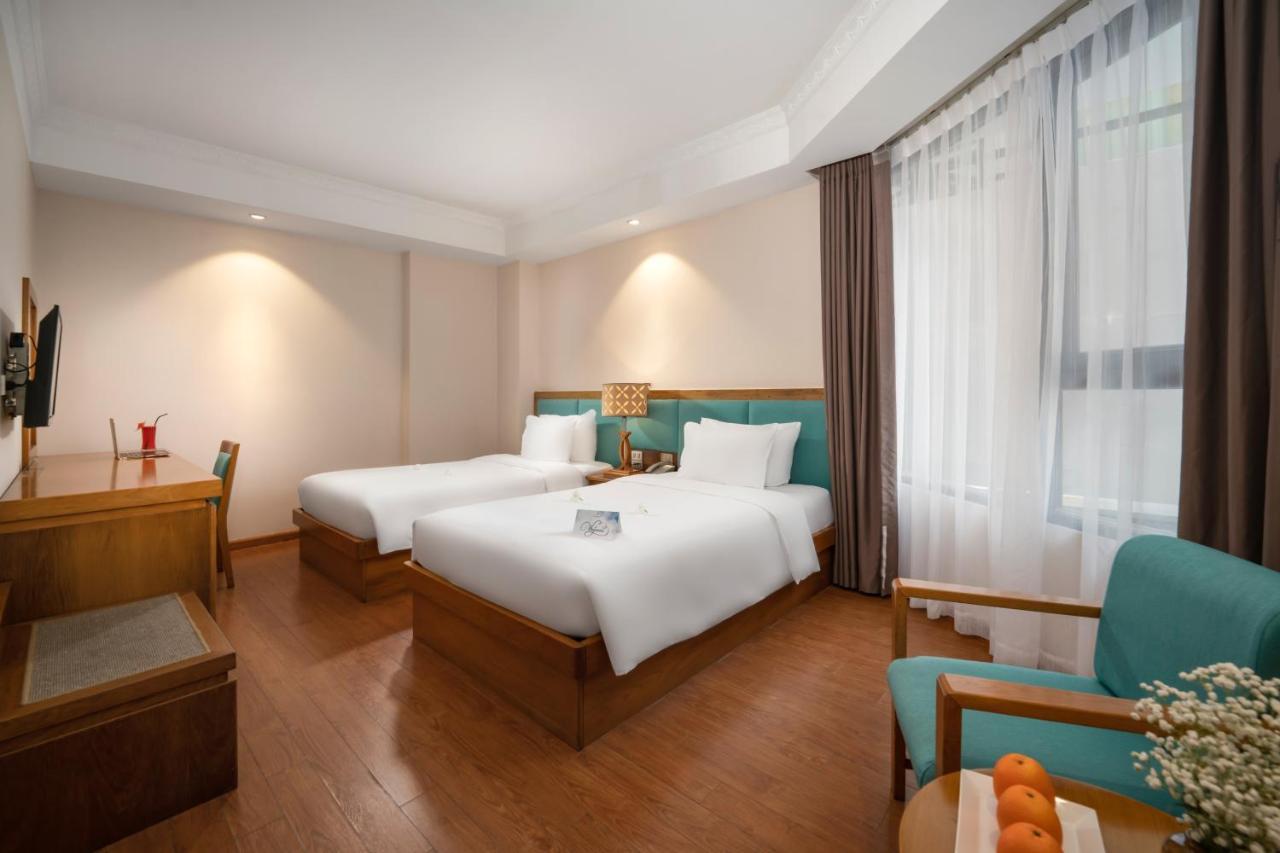 Superior Twin Room with Window - High Floor