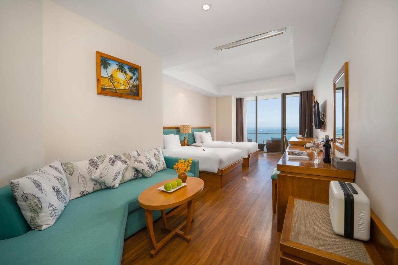 Premier Twin with Balcony - Ocean View