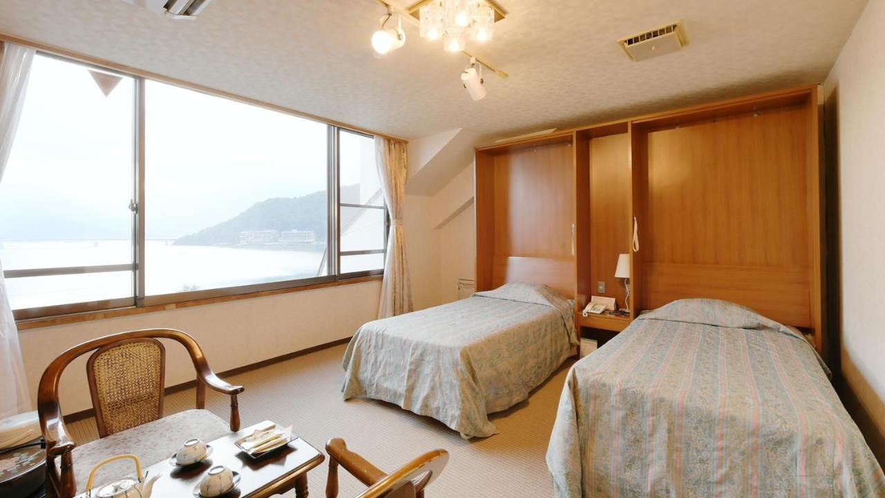 Twin Room with Lake View - Top Floor