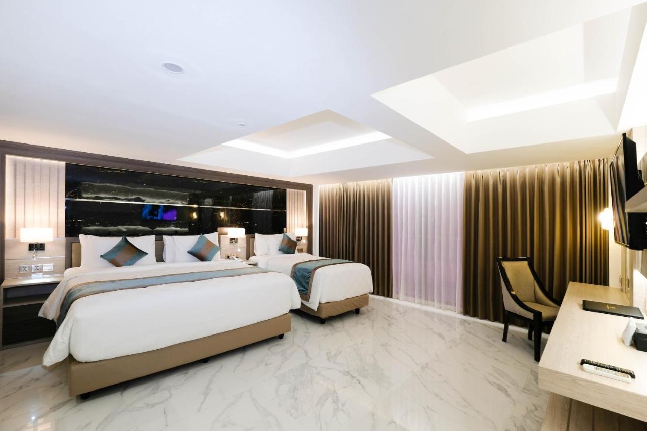Grand Deluxe Room