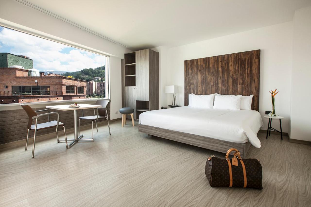 1 King Bed, Deluxe