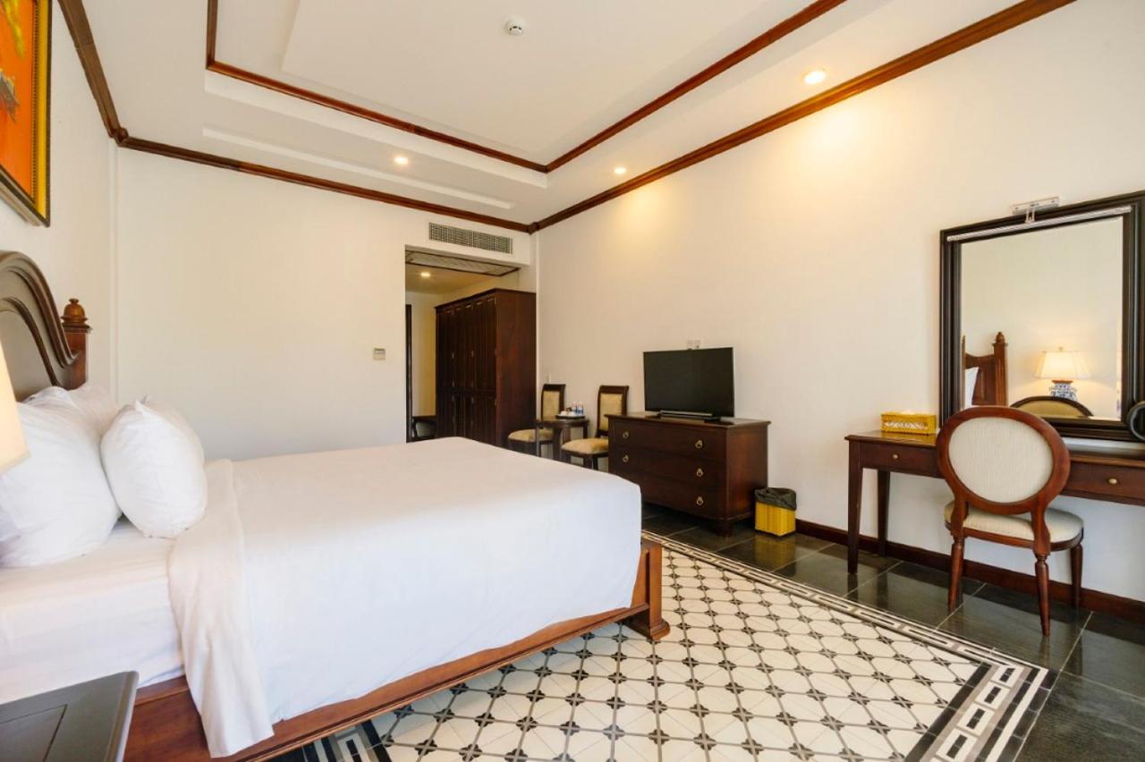 Deluxe Double or Twin Room with Pool View