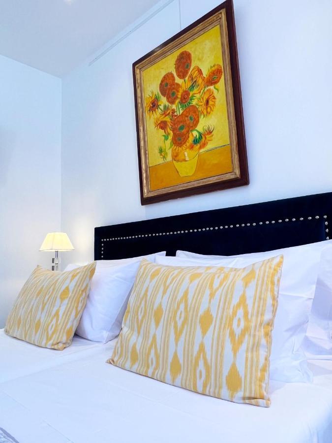 Suite with Mountain View
