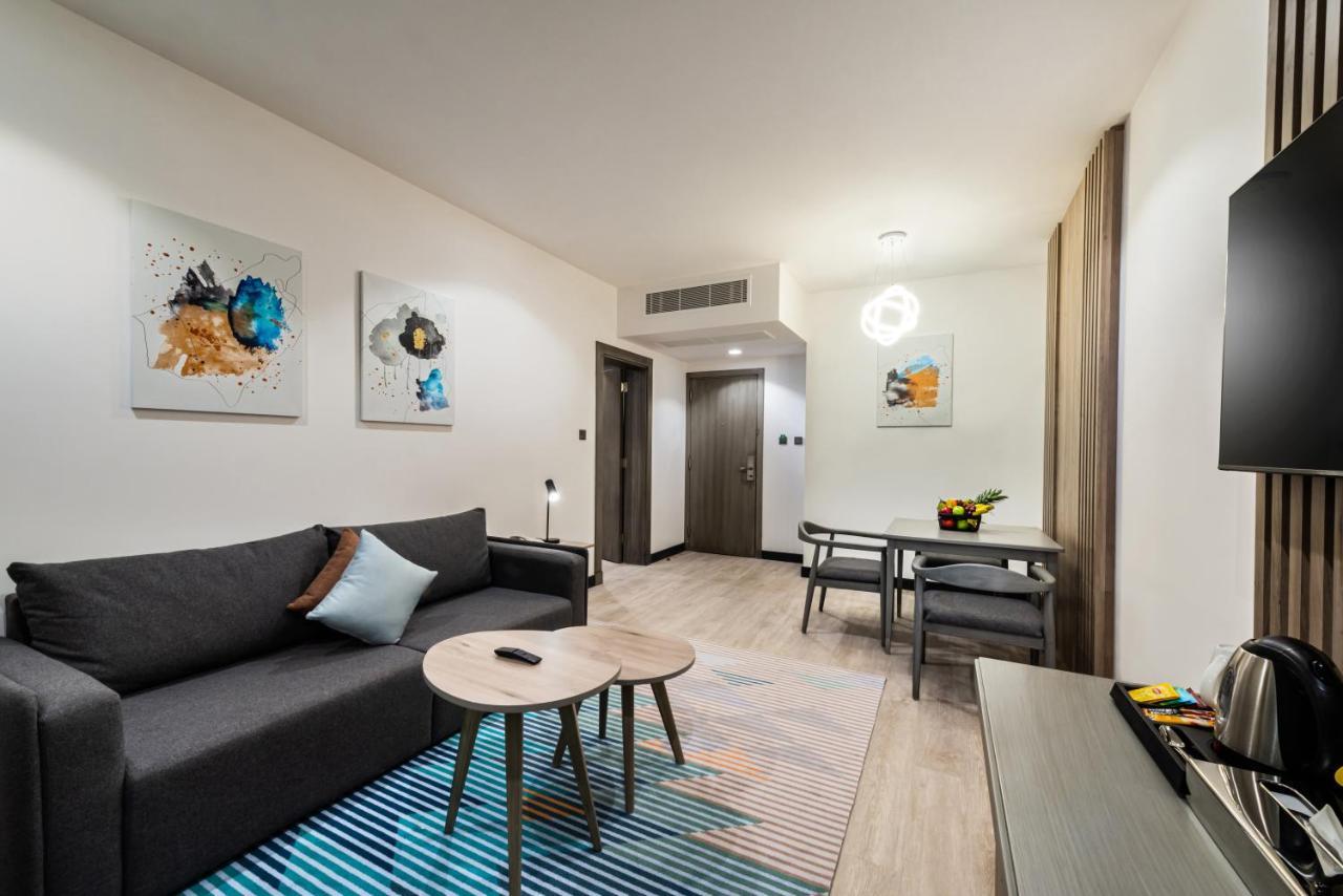 1 Double Bed Suite Smoking