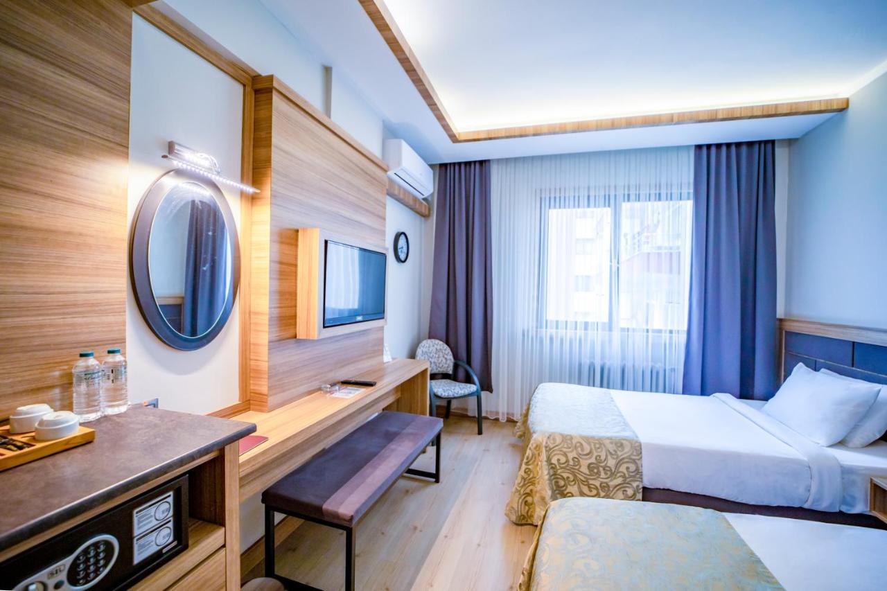 Twin Room with City View