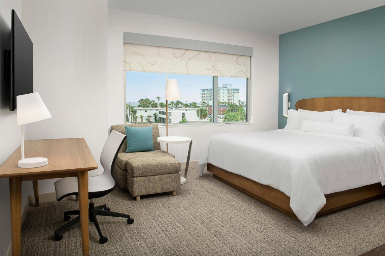 King Guest Room with City View