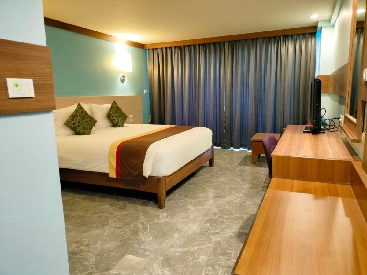 Deluxe King Room