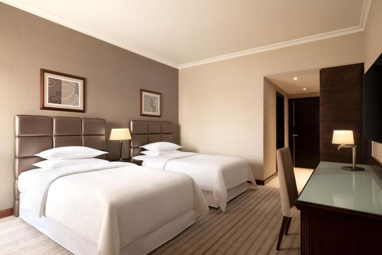 Executive Room, Club lounge access, Guest room