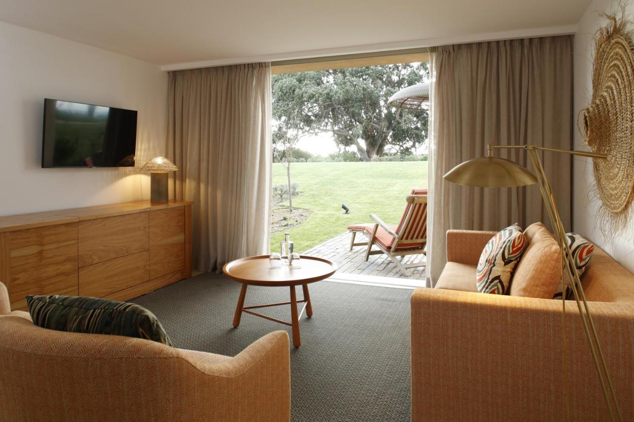 Suite with Terrace and Park View