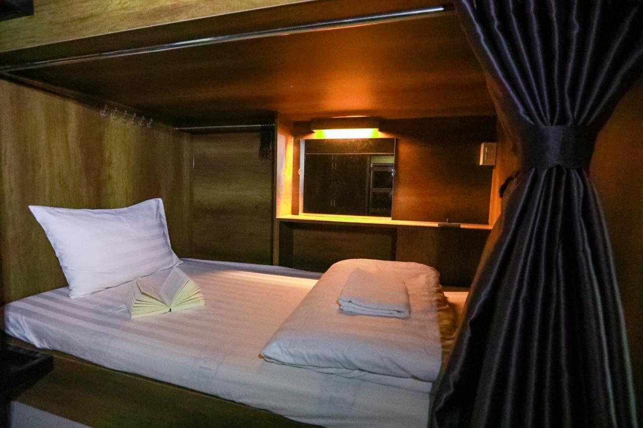 Bed in 8-Bed Mixed Dormitory Room