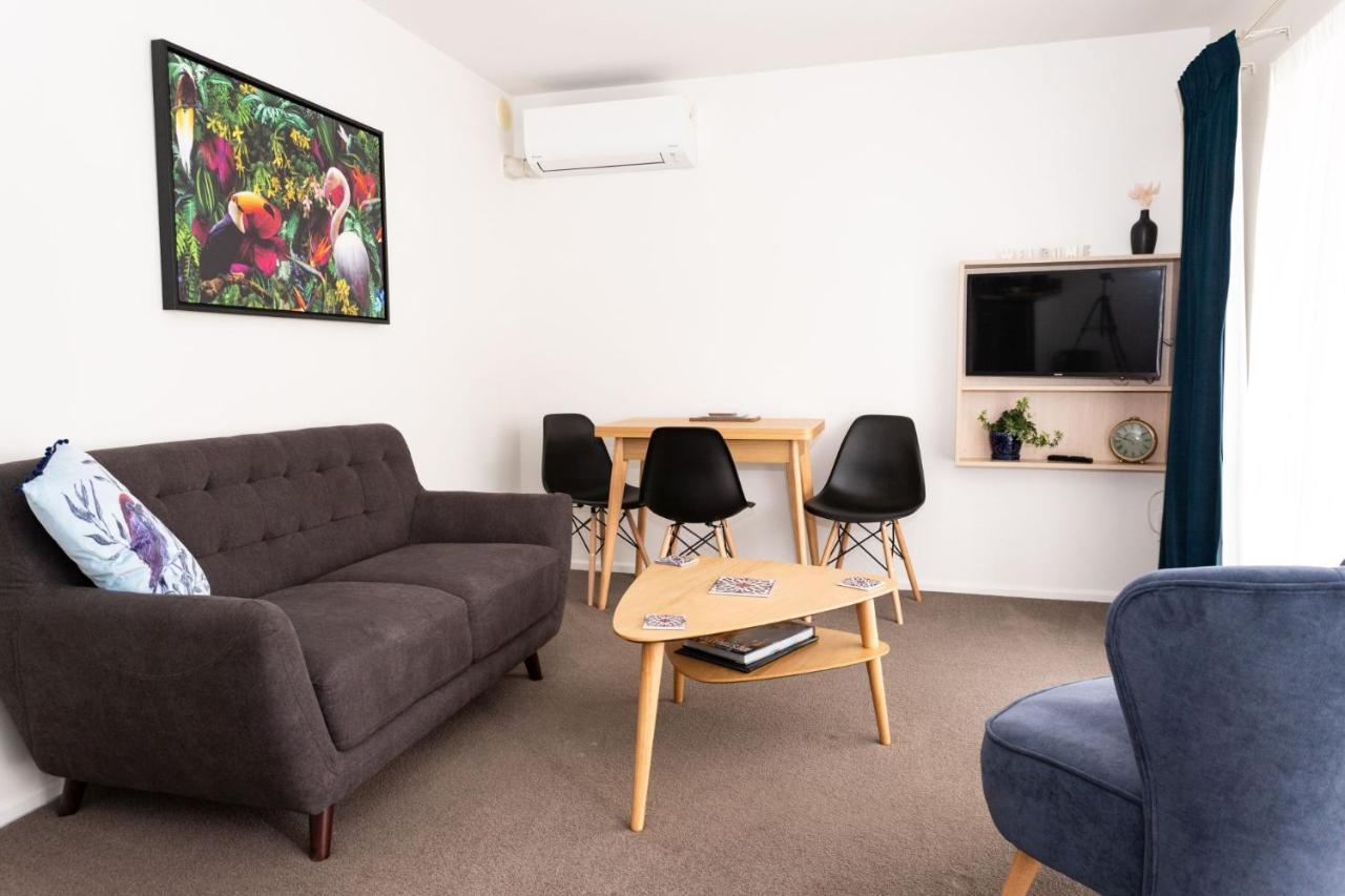 One Bedroom Queen Suite