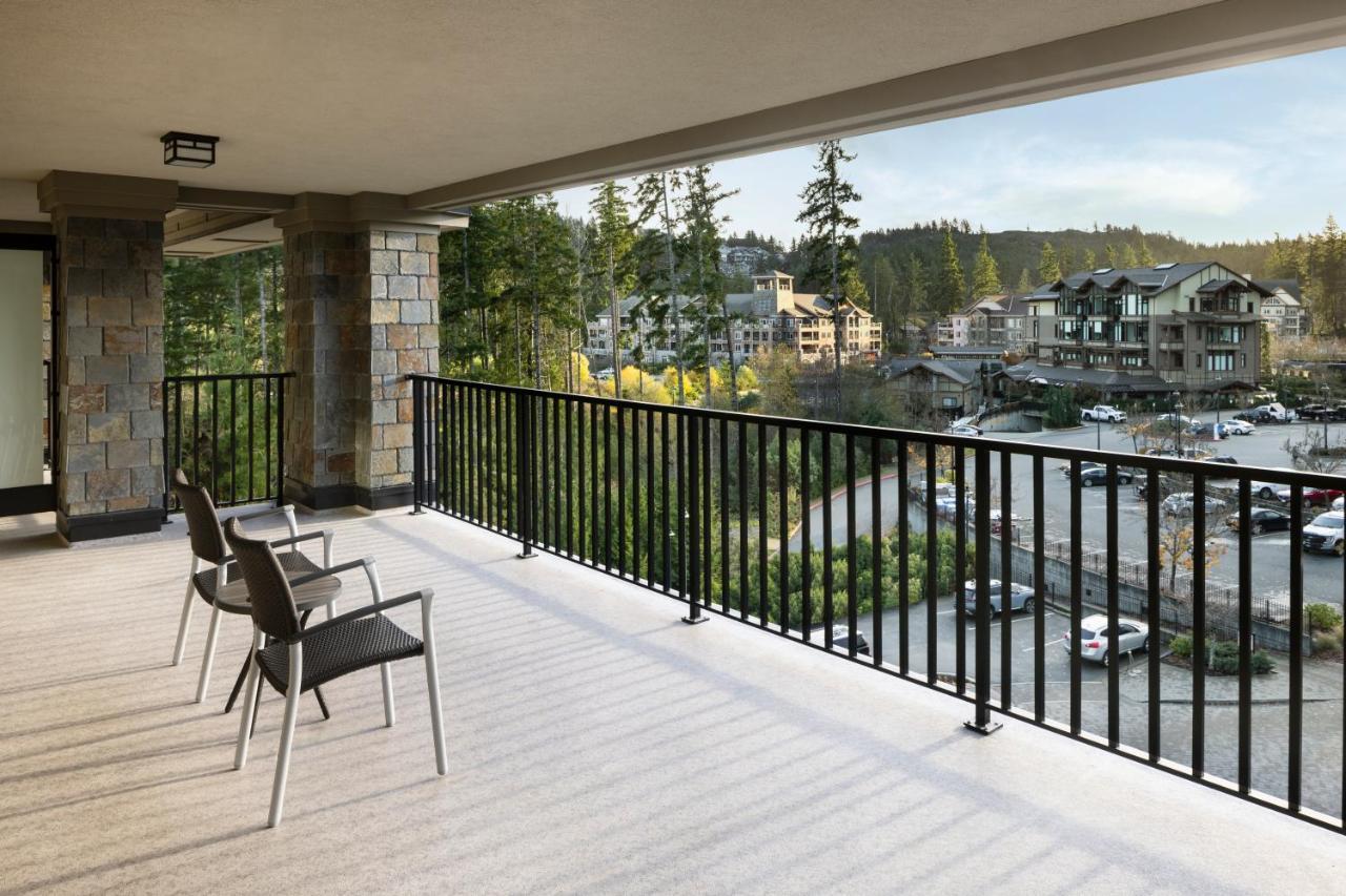 One-Bedroom Suite with Balcony and Resort View