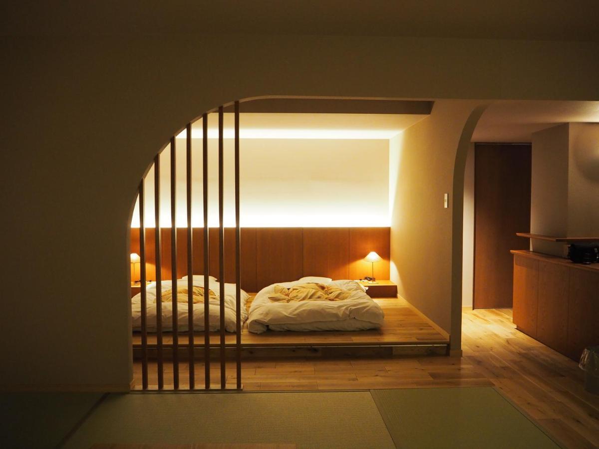 Deluxe Corner Western Room with Tatami, Shower and Mountain View, Non-Smoking - East Wing