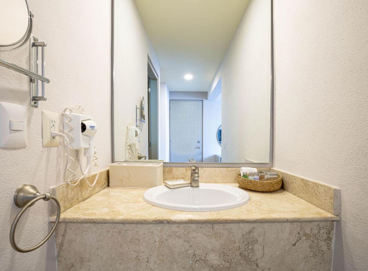 Two-Bedroom Suite Beachfront