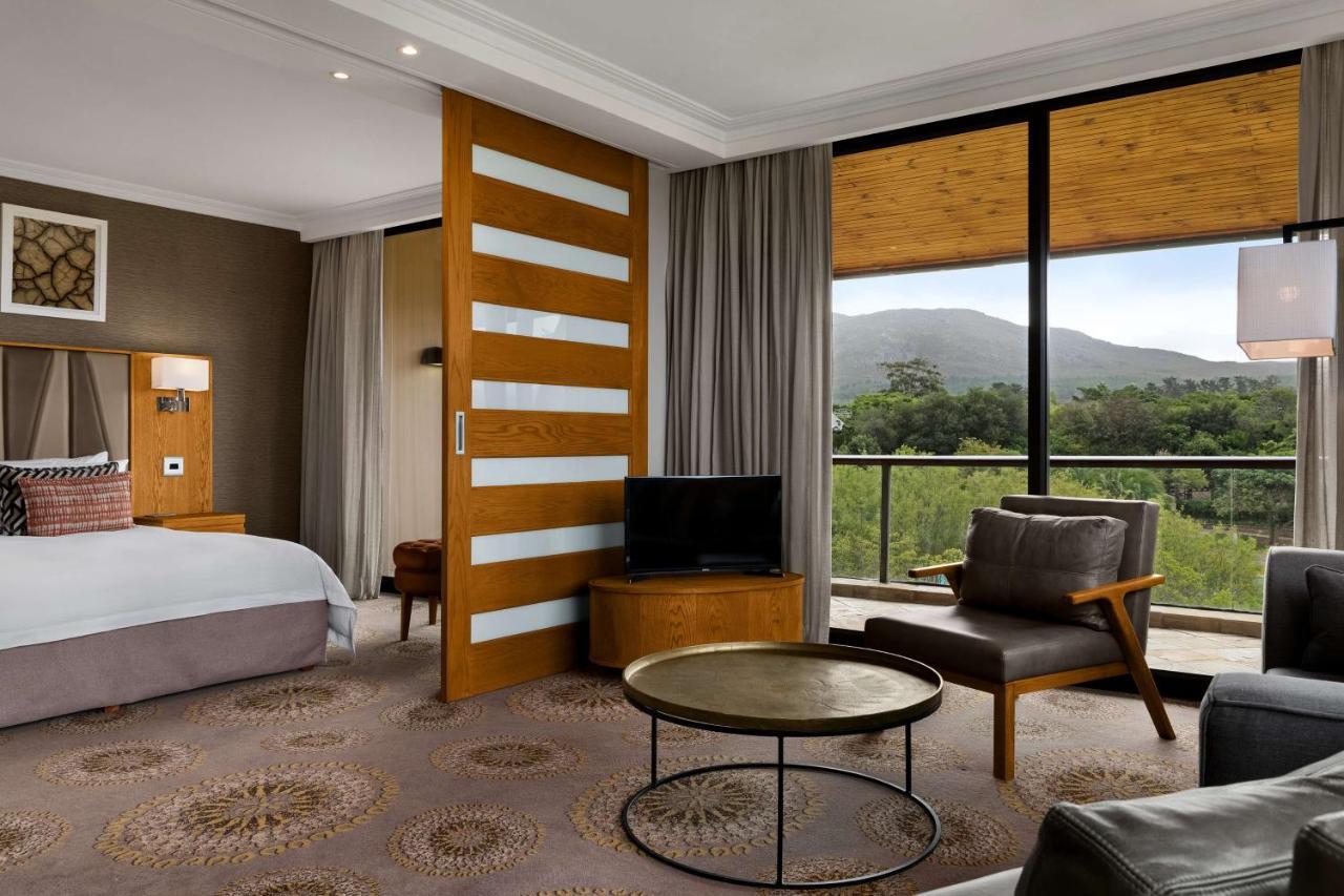 Deluxe King Suite with Garden View