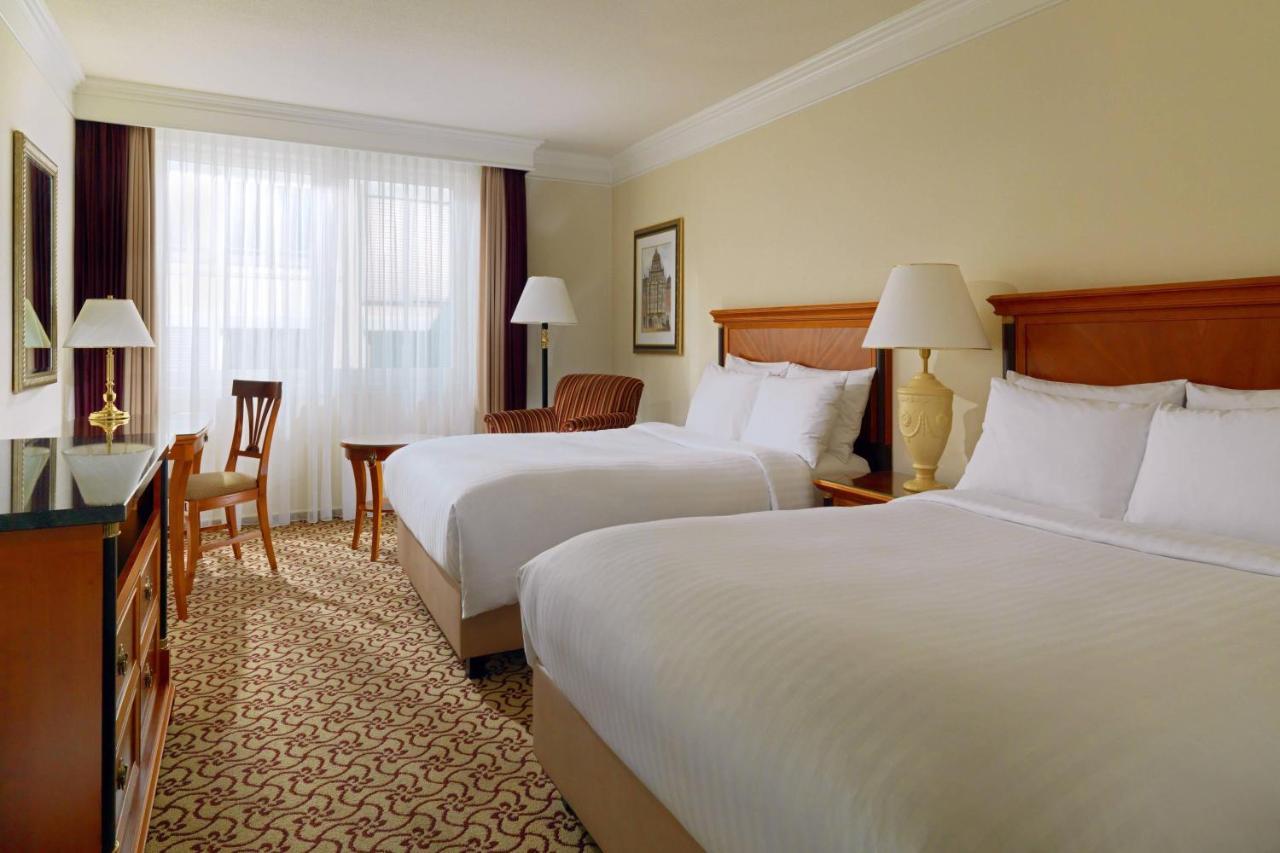 Executive lounge access Room with two 1,4 x 6.6 ft Beds