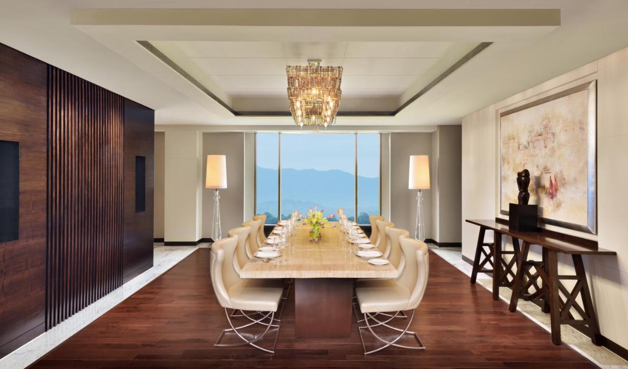 Presidential Suite with complimentary Breakfast & Club access with unlimited IMFL Beverages 5PM to 7PM