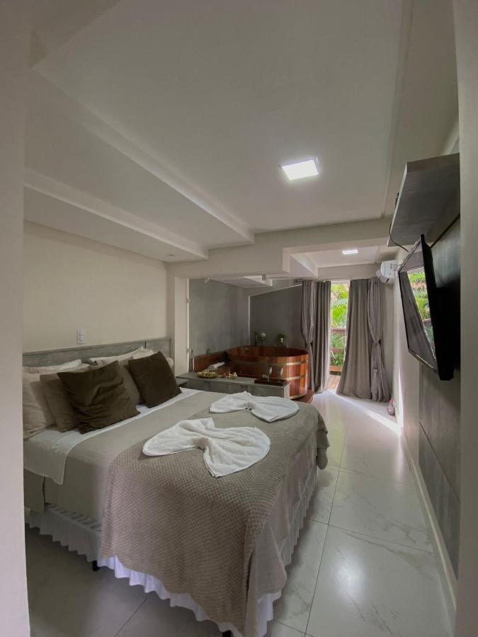 Deluxe Suite with Spa Bath