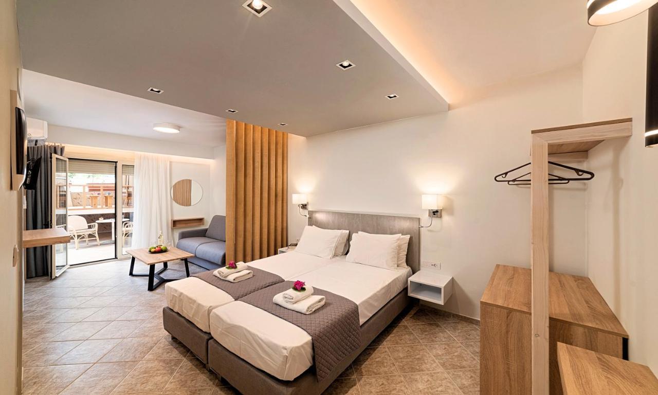 Triple Room with Terrace