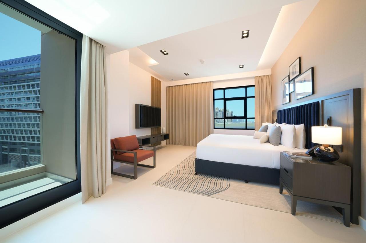Deluxe Three-Bedroom Apartment
