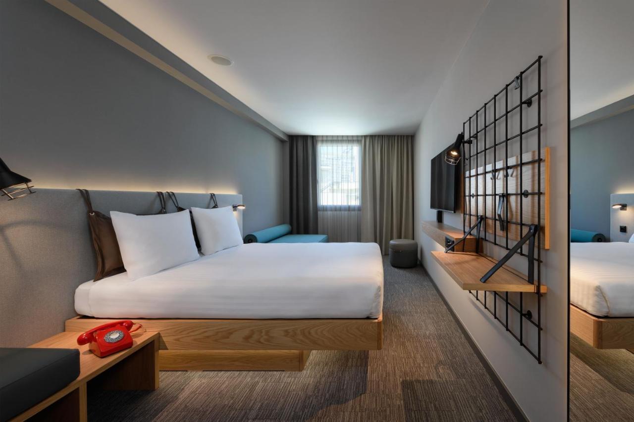 Moxyfied Family Sleeper Room