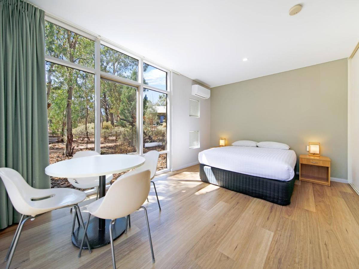 Heysen Deluxe Double or Twin Room