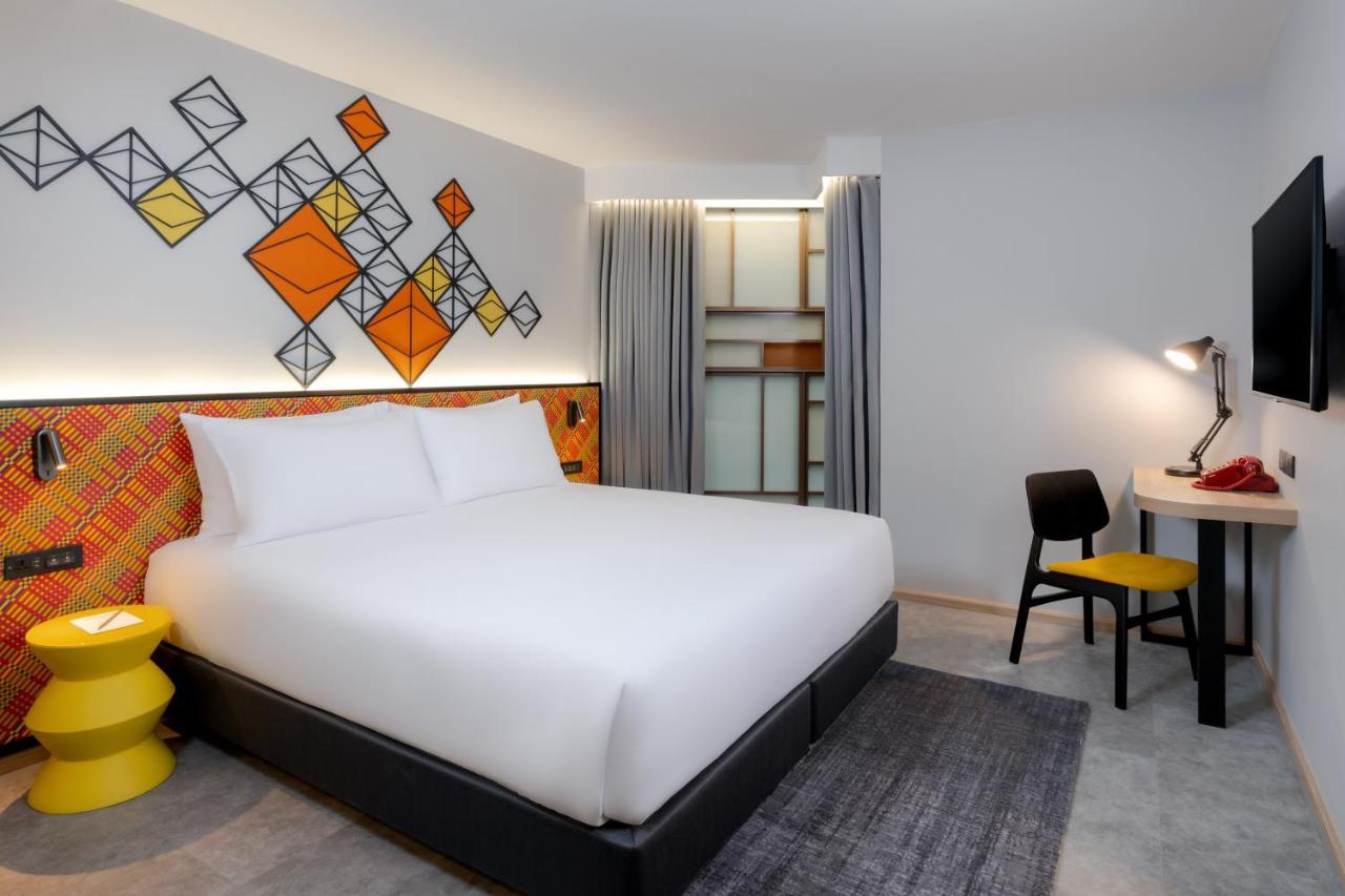 Premium King Room Atrium View,1399858874:JPEG