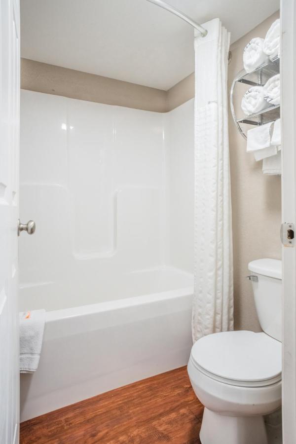 Queen Room with Two Queen Beds - Dog Friendly/Non-Smoking