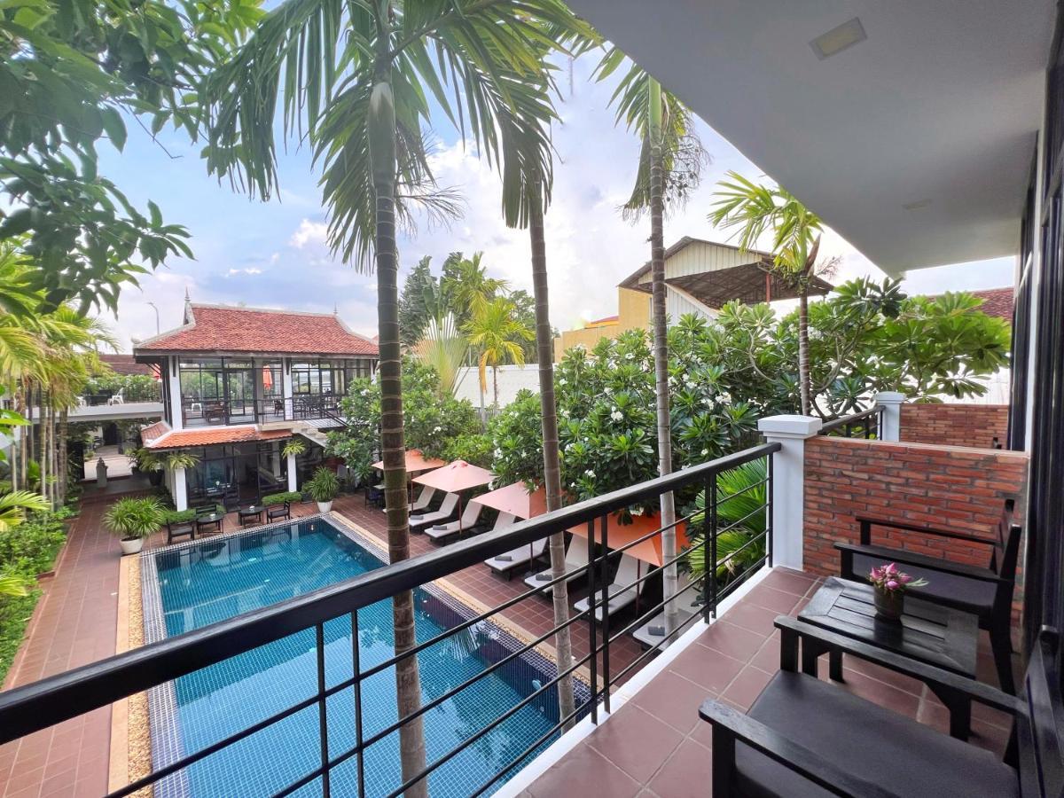 Premier Double Room with Pool View and Balcony
