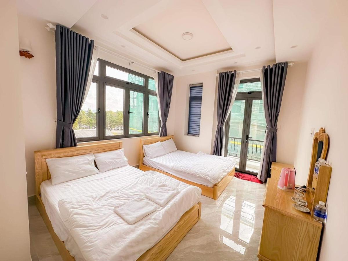 Queen Room with Balcony