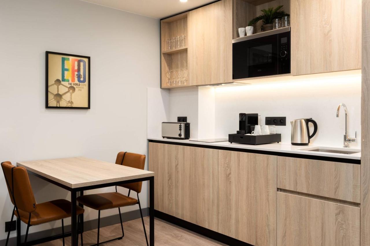 1 Bedroom Suite, 1 Queen, Sofa bed