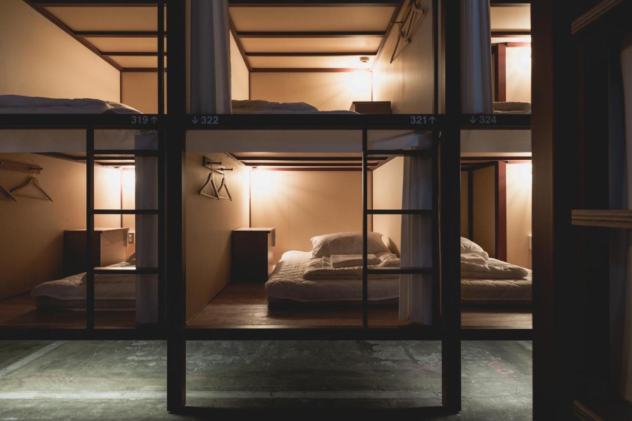 Single Bed in Mixed Dormitory Room