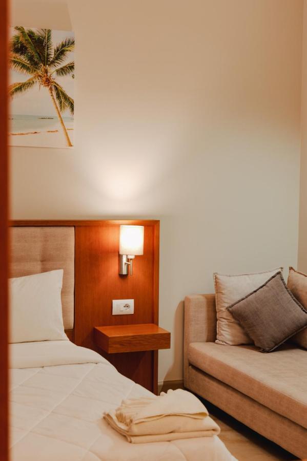 Deluxe Triple Room with Sea View
