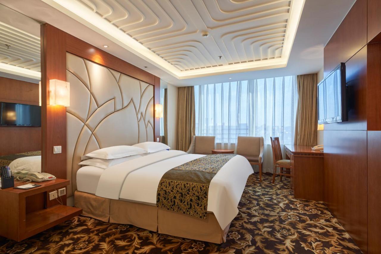 Classic King Room( Included one box of mooncake per night)