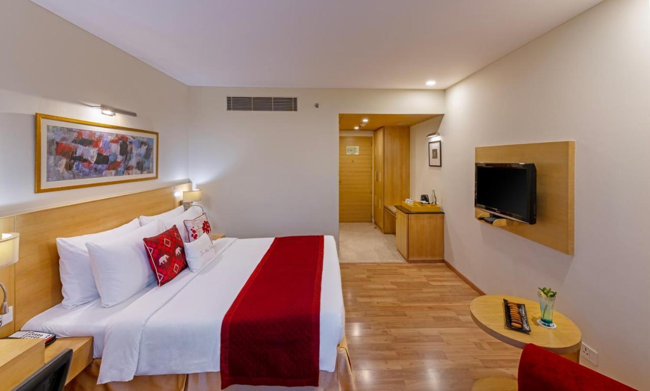 LUXE Room -  Complimentary 1+1 Happy Hours. It will be applicable on Beverages only. Happy Hours from 5 PM till 7 PM at cafe. Complimentary minibar (once per stay) 20% Discount on F&B & Laundry at Café’ Unlimited Hi-tea at lounge for staying guest