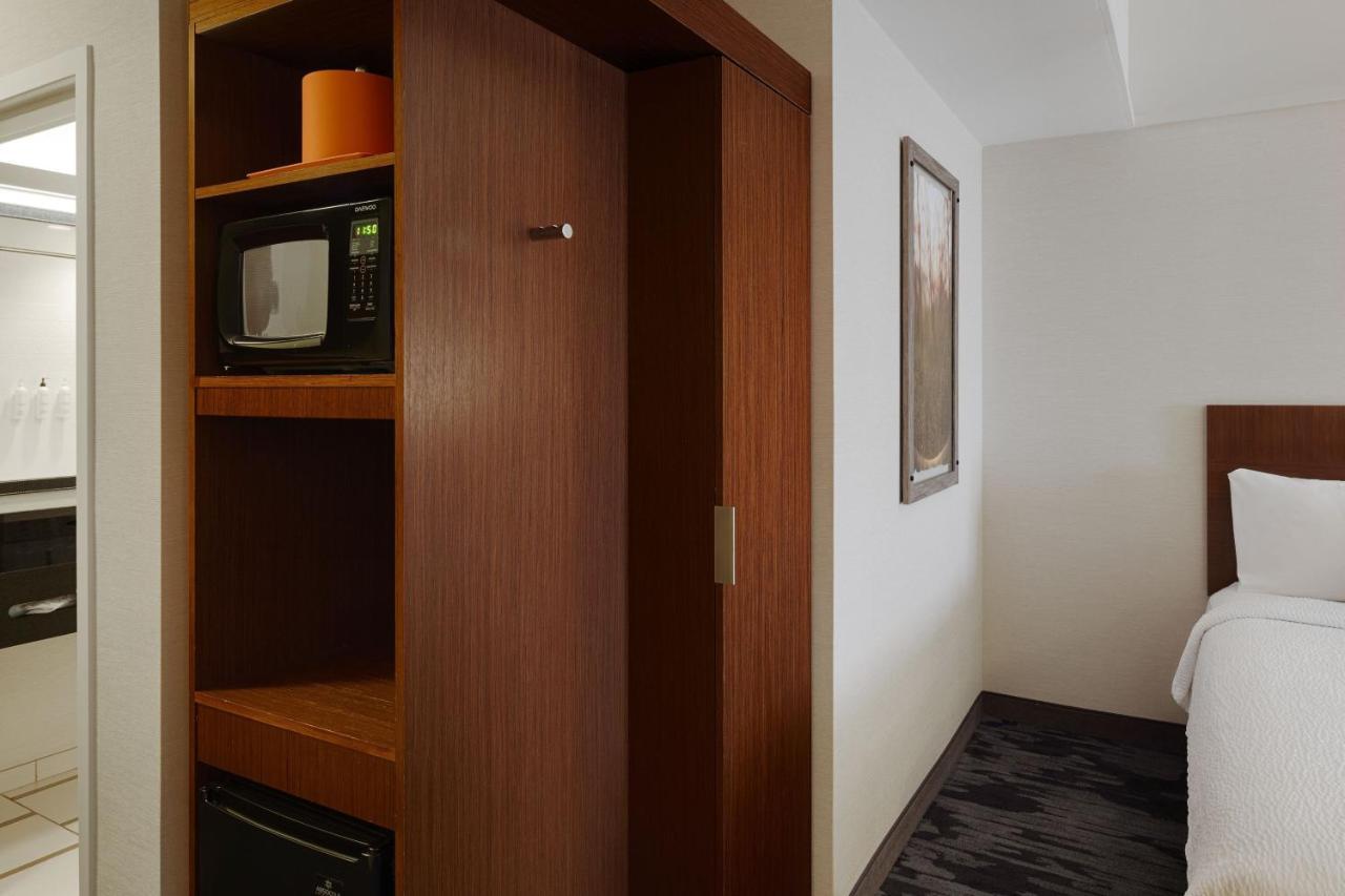 King Studio with Sofa Bed and Roll-In Shower - Mobility and Hearing Accessible