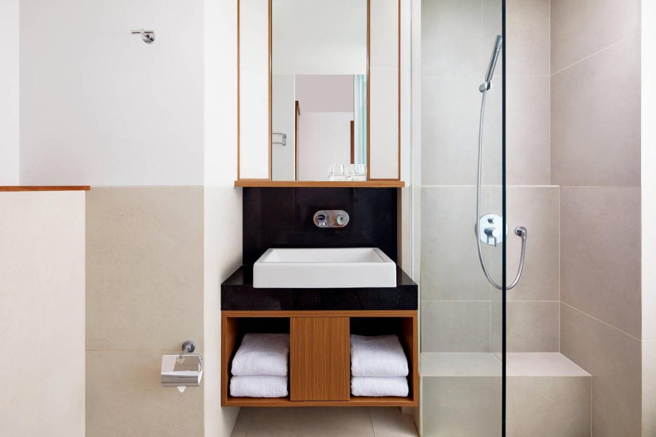 Deluxe Twin Pool view, Guest room, 2 Twin/Single Bed(s)
