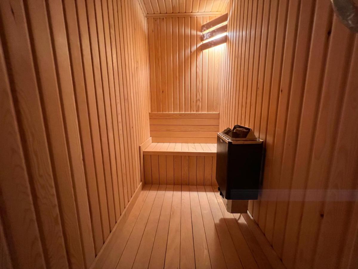 King Room with Spa Bath