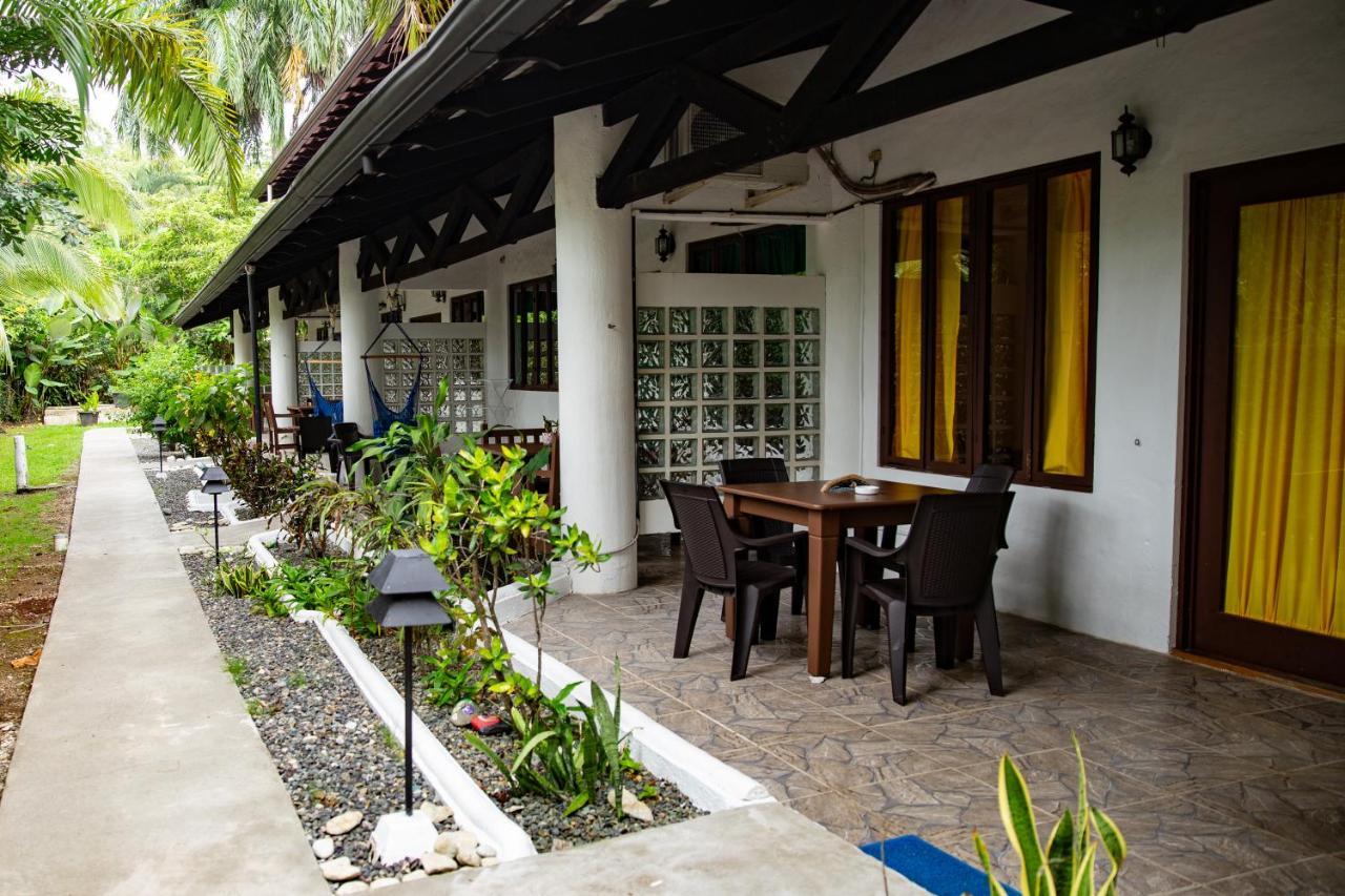 Villa with Garden View
